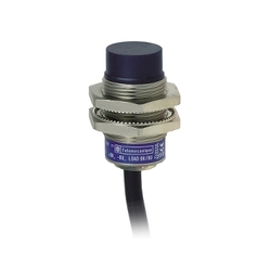 Czujnik indukcyjny M18 NPN NO + NC zasięg Sn 8 mm zasilanie 12 - 24V DC przewód 2 m XS2N18NC410